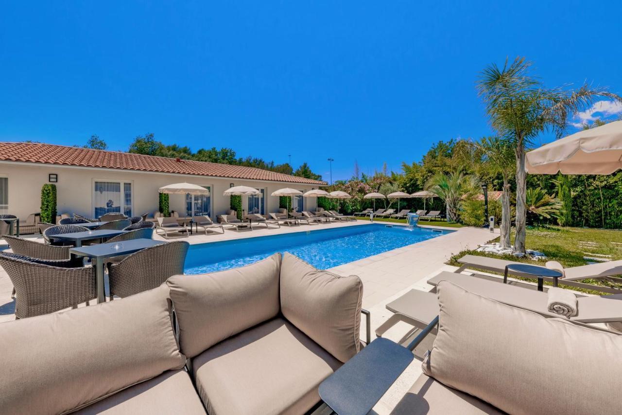 Hôtel Villa Sophia - ADULTS ONLY JULY AND AUGUST Mougins Esterno foto